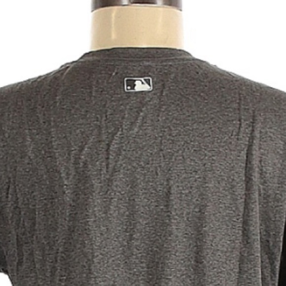 The Nike Tee M Athletic Cut Dri-Fit Baseball grey crew neck short sleeve t-shirt - Picture 6 of 9